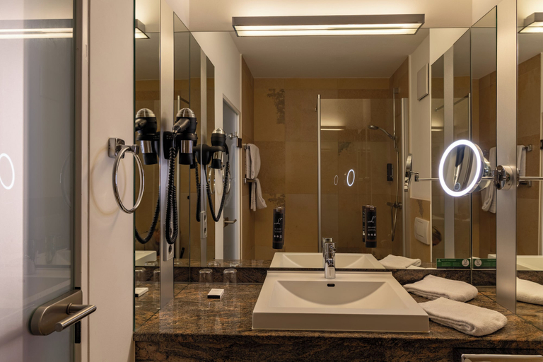 Bathroom, Likestay Regensburg, Regensburg