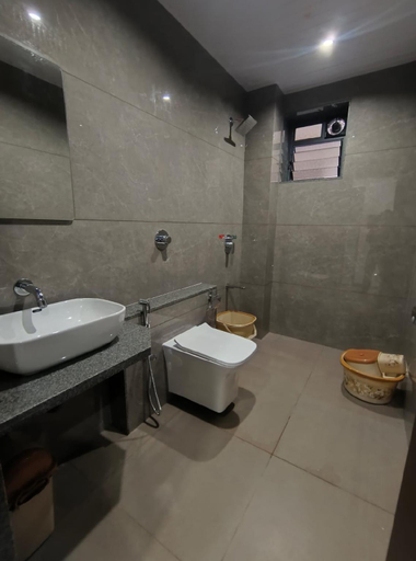 Bathroom, Hotel Royal Bloom, Surat