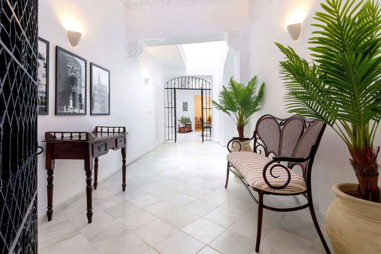 Others 5, Genteel Home Patio del Arenal 201, Sevilla