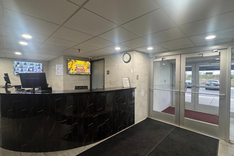 Public Area, Coratel Inn and Suites By Jasper Roseville, Ramsey