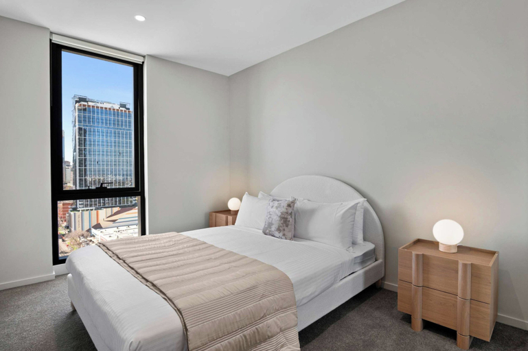 Others 4, High-Rise 2-Bed Apartment Near South Melbourne, Melbourne
