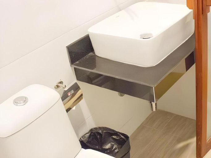 Bathroom 4, SeeSea Resort, Langu