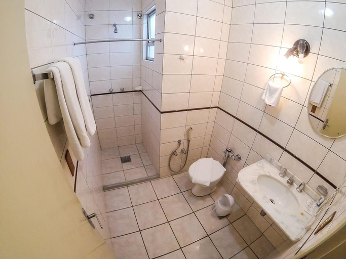 Bathroom 3, Milão Hotel, Porto Alegre
