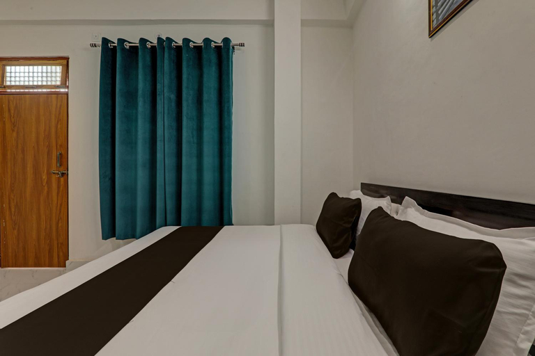 Bedroom, Hotel Aanandwan Palace, Varanasi