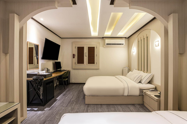 Bedroom 4, Suwon City Hall Station JW, Suwon