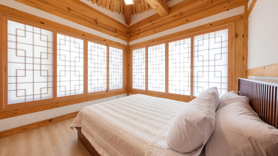Bedroom 2, Gangneung Jisorim Hanok Stay, Gangneung