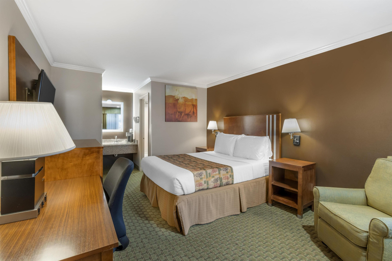 Bedroom 2, SureStay by Best Western Lakeview, Lake