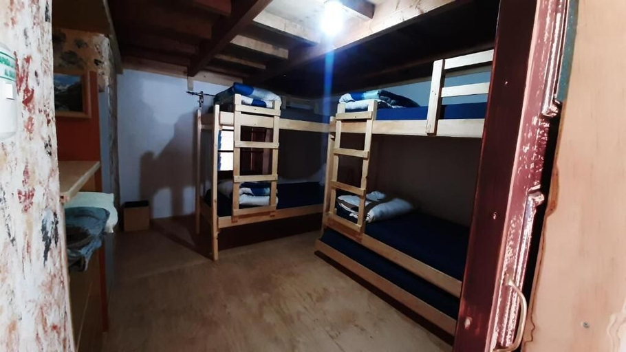 Bedroom 5, Hostal Crisol, Cordillera