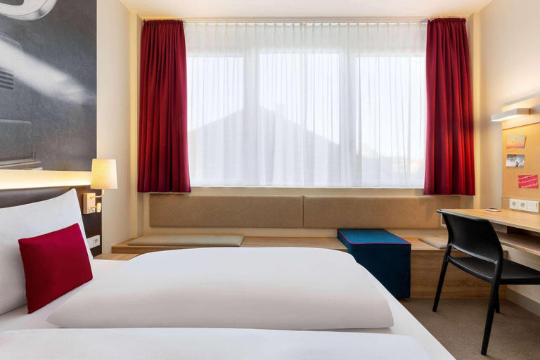 Bedroom 2, Vienna House Easy by Wyndham Munchen, München