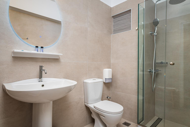 Bathroom 4, Kokkari Beach, North Aegean