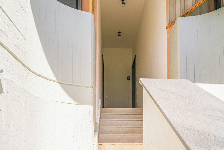 Others 5, Casa Eos, Bari