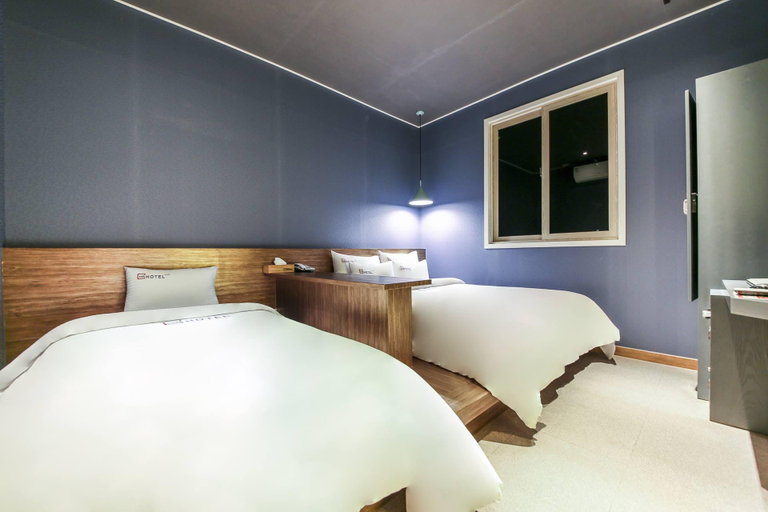 Bedroom 4, Jecheon Case Hotel, Jecheon