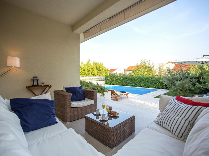 Others 5, Villa in Kaštel Novi near Beach, Kaštela