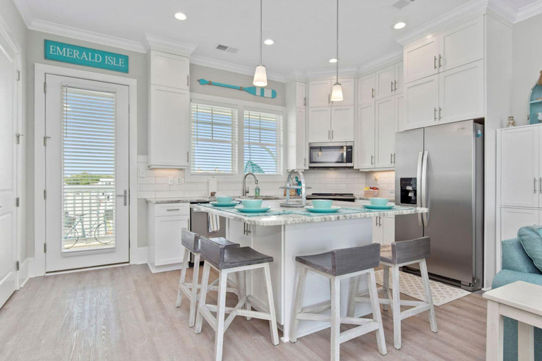 Others 3, Luxury Beach Condo 5 Min Walk to Beach Shops, Carteret
