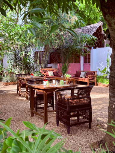 Food & Drinks 4, Siri Beach Lodge, Kaskazini 'A'