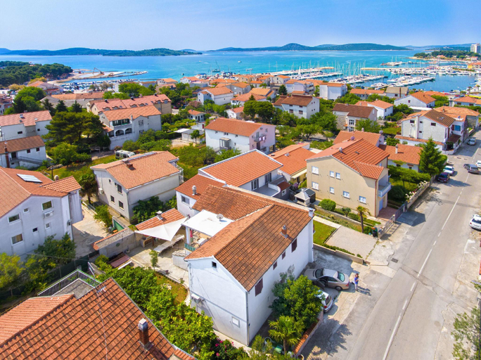 Others 1, Apartment and Room Ivica, Vodice