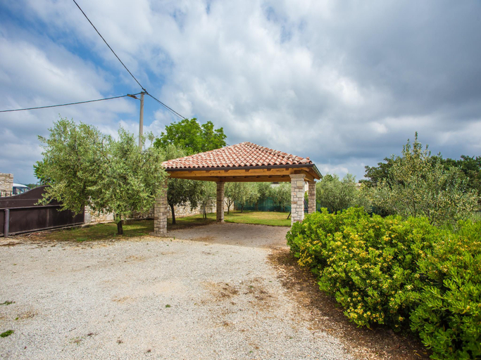 Others 2, Villa in Medvidici with Pool near Porec Beach, Sveti Lovreč
