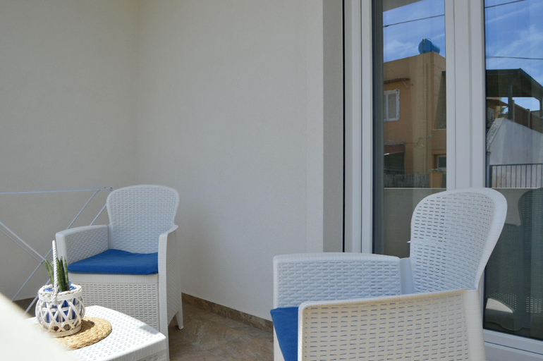Others 5, B&B MarAle, Lecce