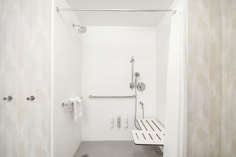 Bathroom 4, Hampton Inn Rutland, Rutland