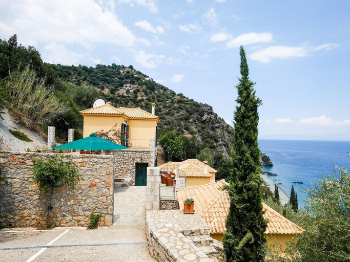 Others 4, Villa in Pera Melana near Kissakas Beach, Peloponnese
