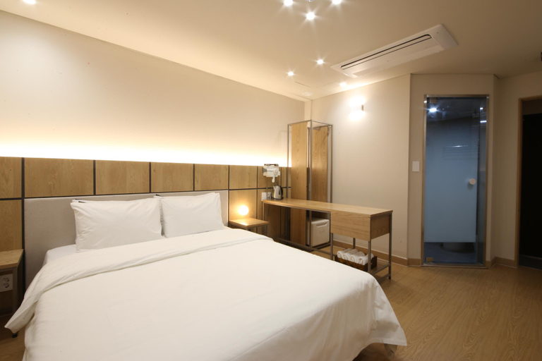 Bedroom 4, Jeonju Sanjeongdong Hotel Reina, Jeonju
