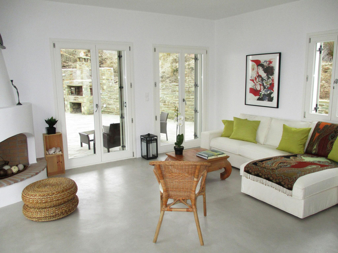 Others 2, Comfortable Villa near Sea in Andros, South Aegean
