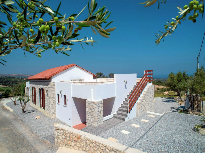 Others 4, Villa in Arkadi with Pool near the Sea, Crete