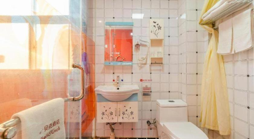 Bathroom 3, Shell Xinxiang Weibin District Railway Station Department Store Hotel, Xinxiang