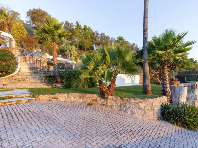 Others 3, Magnificent villa with sea view for a group, Alpes-Maritimes