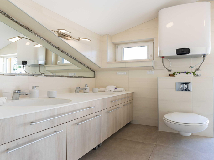 Bathroom 3, Apartment MK - Two Bedroom Apartment with Balcony and Sea View, Župa Dubrovačka