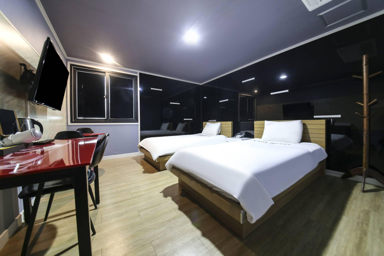 Bedroom 3, Sokcho Laon Hotel, Sokcho