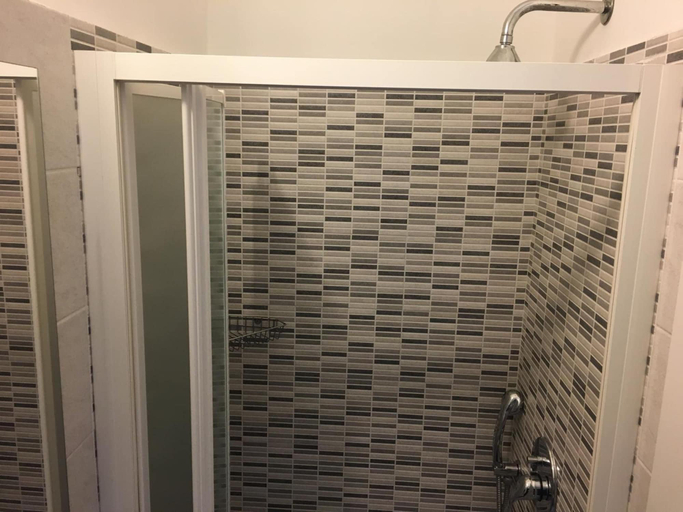 Bathroom 5, Hotel Del Sud, Milano