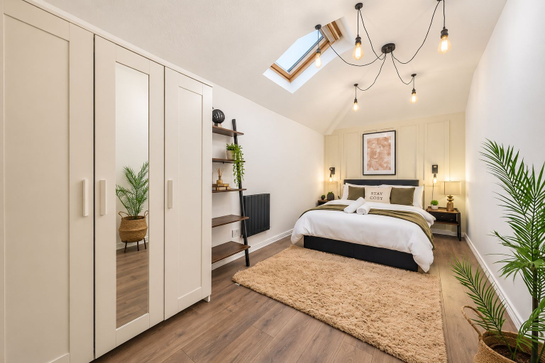 Others 1, Large 1-bed Apartment in Manchester City Center, Manchester