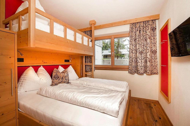Bedroom 2, Chalet in Konigsleiten with Mountain Views Spa, Zell am See