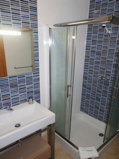 Others 5, B26 - Palmeiras Top-Floor Apartment, Lagos