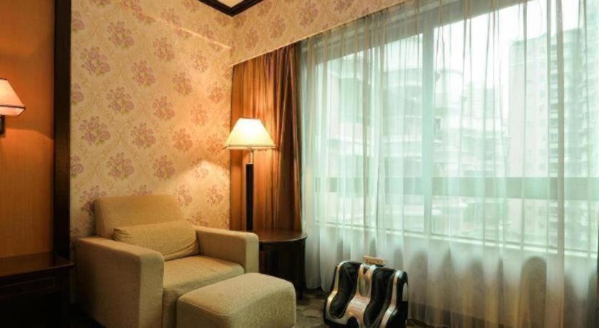 Bedroom, New Pearl River Hotel, Guangzhou