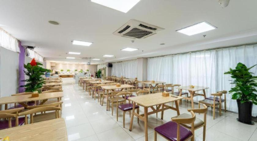 Food & Drinks 4, Lavande Hotel Beijing Guanganmen Lize Commercial Zone, Beijing
