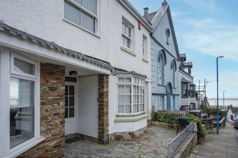 Exterior & Views 2, Dolphin - 2 Bedroom Apartment - Saundersfoot, Pembrokeshire