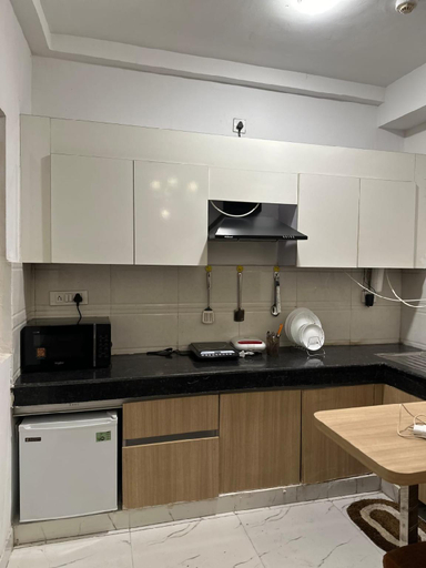 Others 2, Entire Studio Apartment in Noida by Pearl Castle, Gautam Buddha Nagar