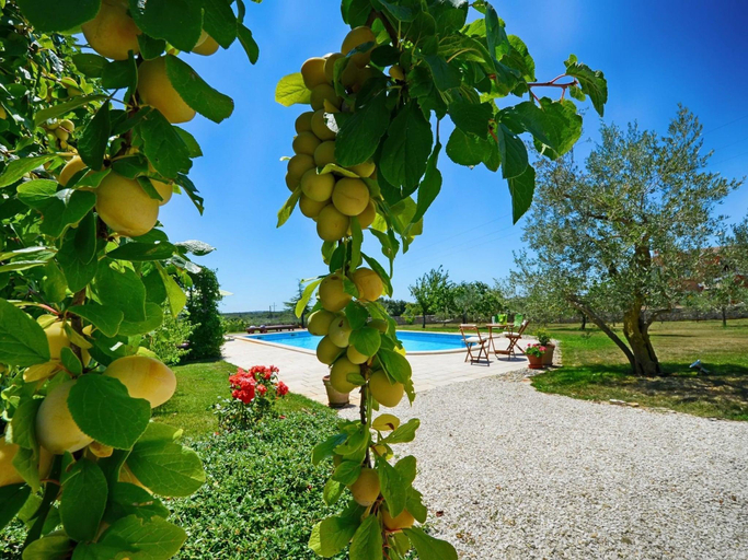 Others 4, Villa Benka with view, Tinjan