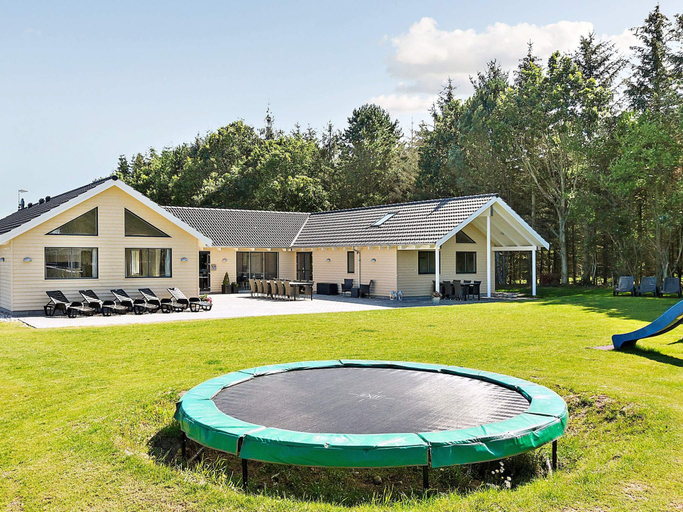 Exterior & Views, Spacious Holiday Home in Glesborg near Ocean, Norddjurs