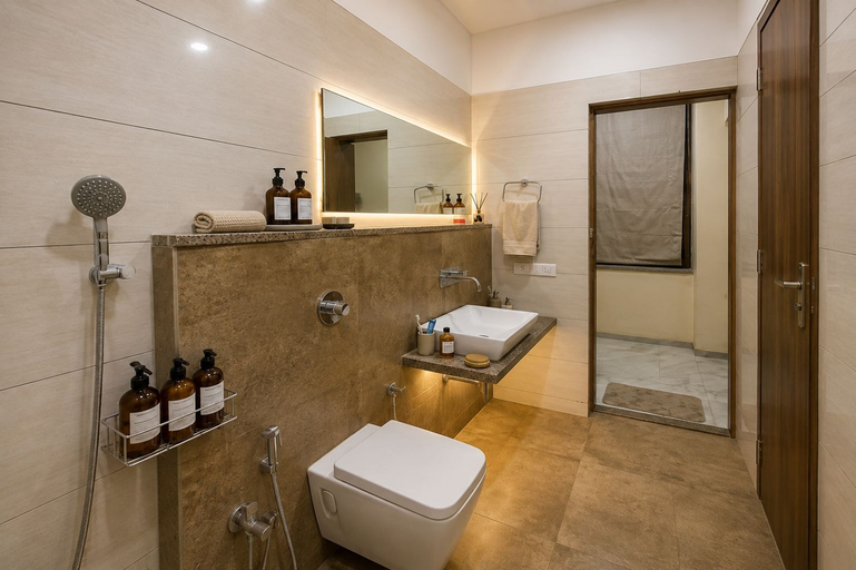 Bathroom 5, Hotel Surya Palace - Durg Railway Station, Durg