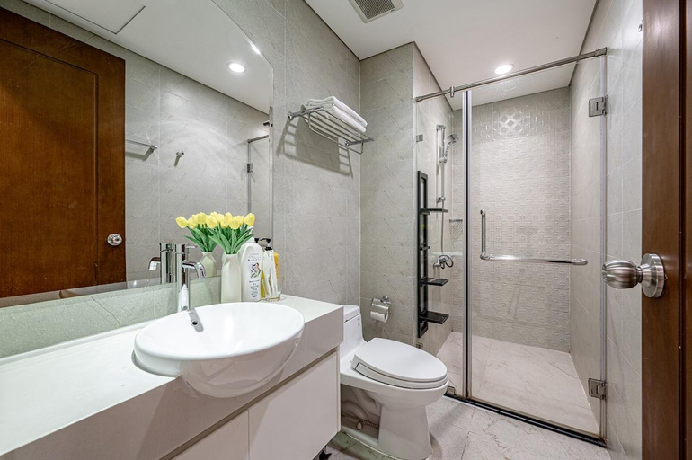 Bathroom 3, Landmark 4 Apartment, Ho Chi Minh City