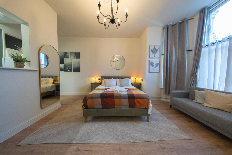 Bedroom, Notting Hill Studio Apartments, London