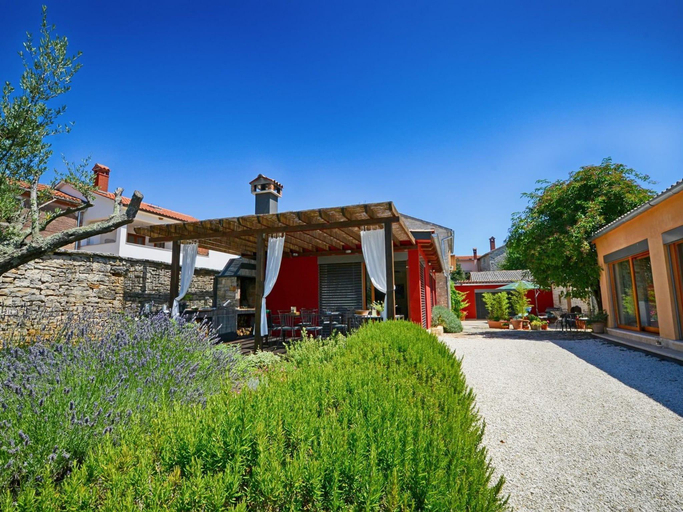 Others 2, Villa Benka with view, Tinjan