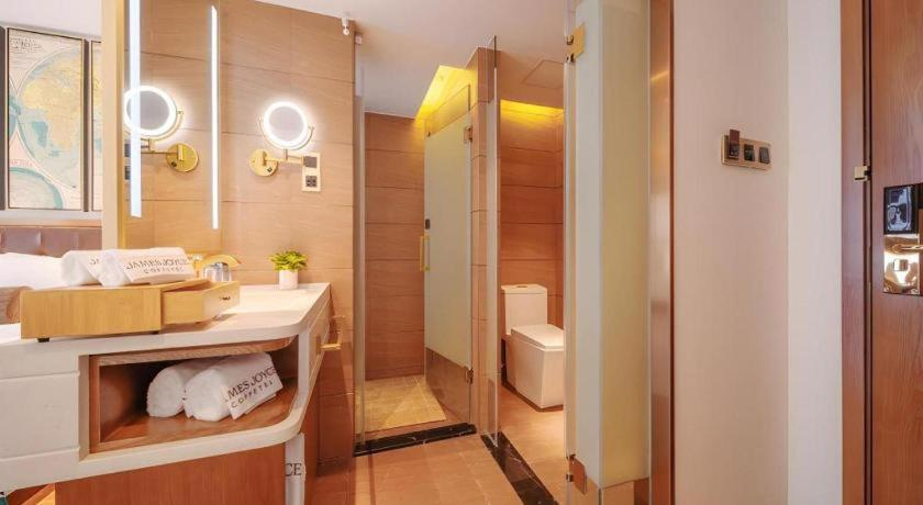 Bathroom, James Joyce Coffetel Wuhan Gutian Er Road Metro Station, Wuhan