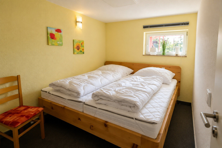 Bedroom 2, Ski- und Wanderurlaub im Wald Ferienhaus Adlerblick, Hildburghausen