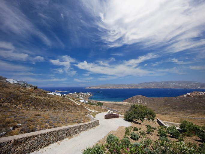 Others 4, Villa in Mykonos near Agios Sostis Beach, South Aegean