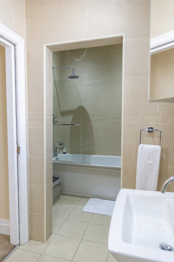 Others 4, Luxury Apt No 1 - Two Bed Apartment, Bury