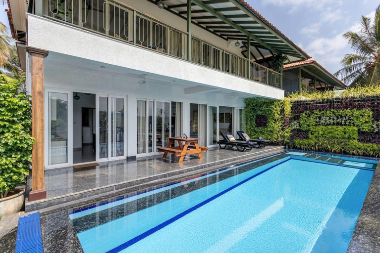 Sport & Beauty 2, Villa Verona by Hireavilla, 6BR with Pool in Parra, North Goa